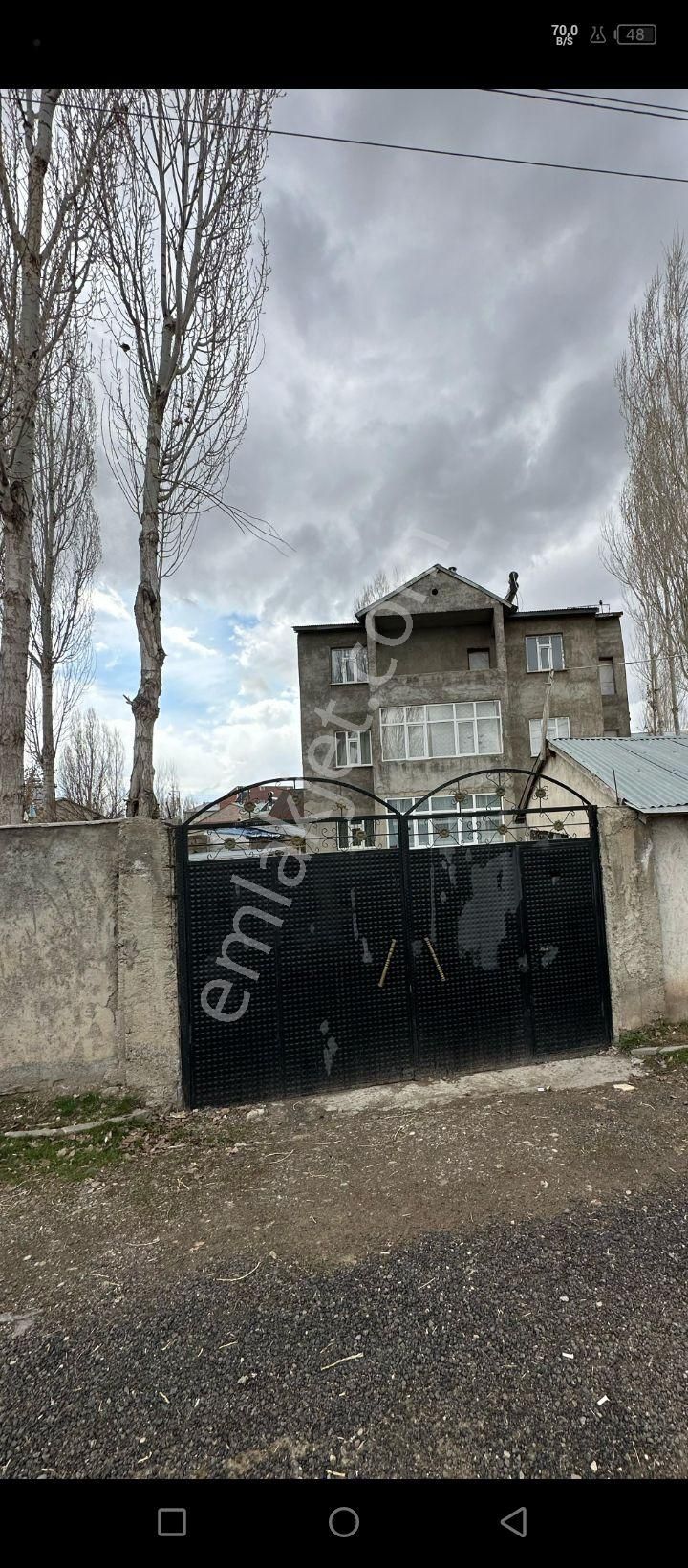Bilyus Danışmanlıktan Satılık 3 Katlı Müstakil Ev Ve Arsa Cumhuriyet Mahallesi