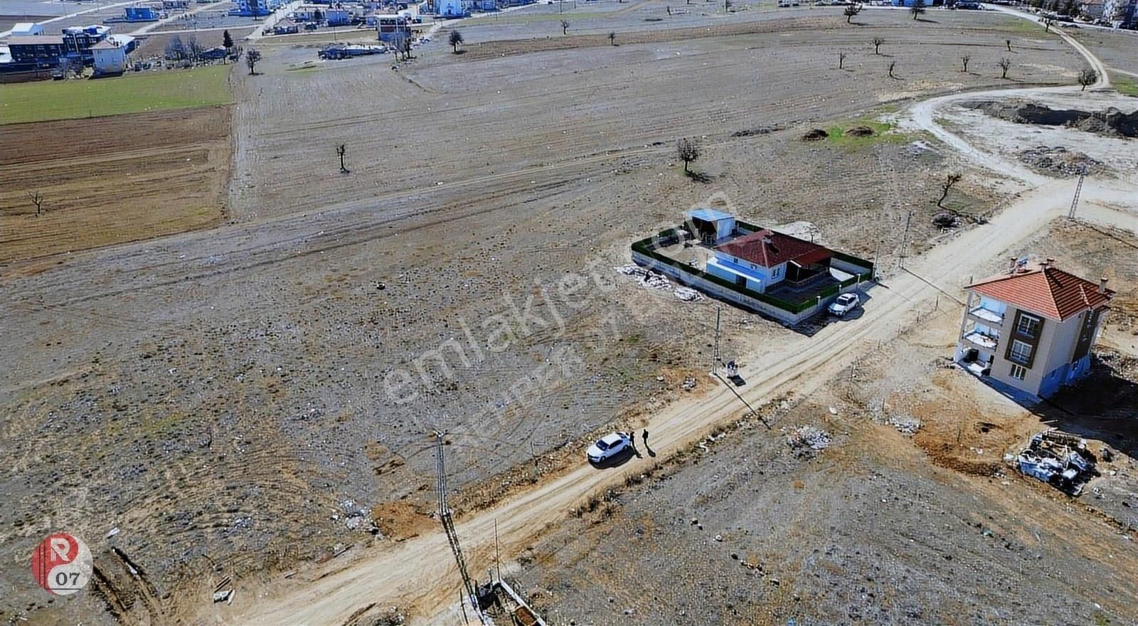 Antalya Korkuteli Uzunoluk Mahallesinde Satılık 424 M2 Arsa