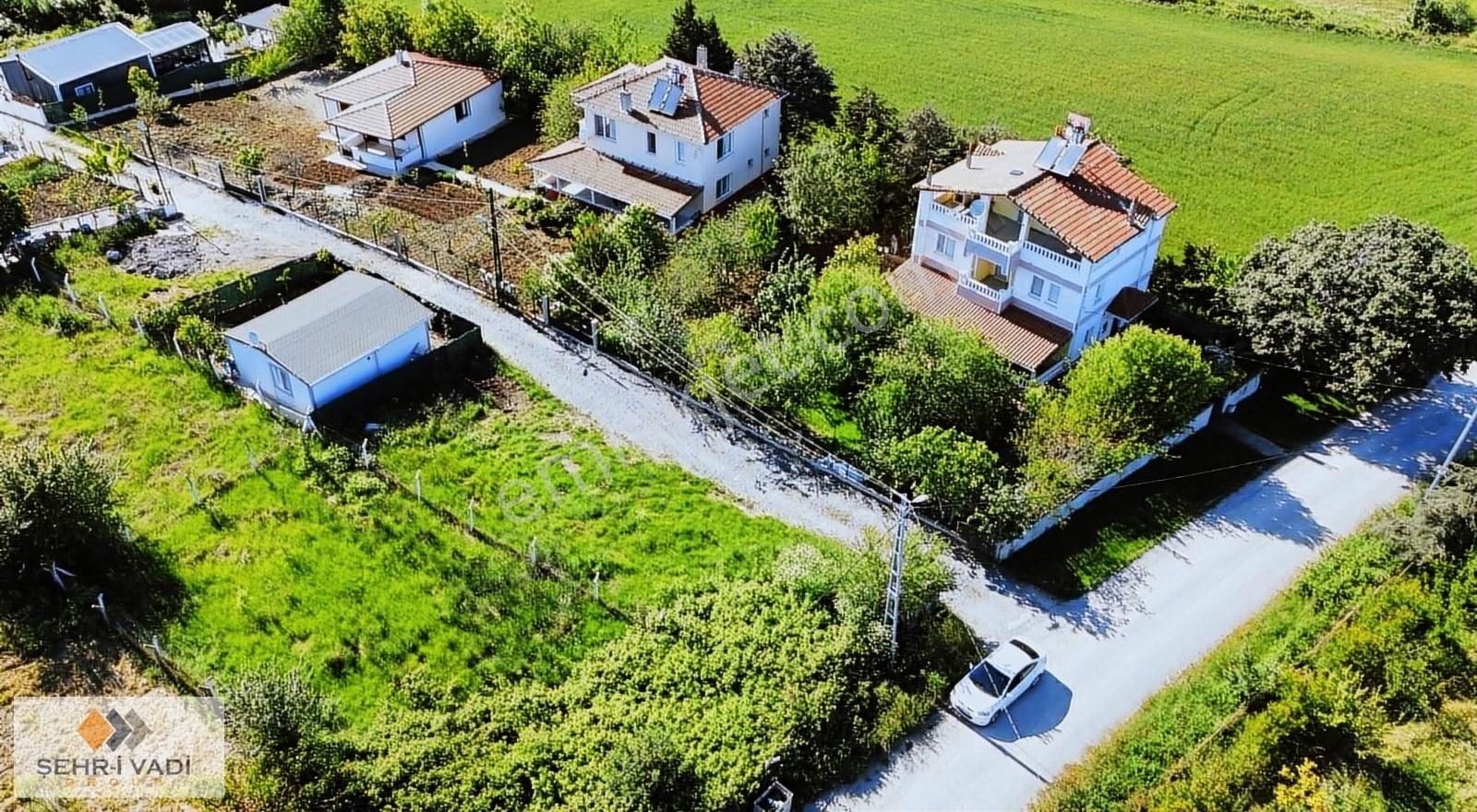 Çatalca Çiftlikköy'de Asfalta Cephe %10 İmar Planı İçinde 354m2