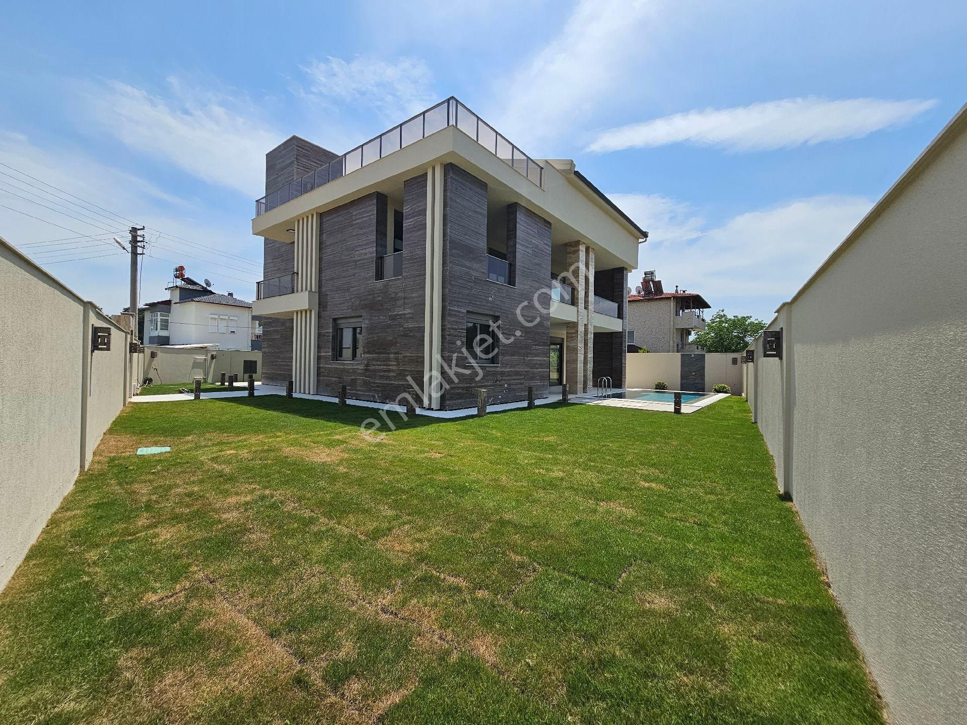 Döşemealtı Müstakil Villa