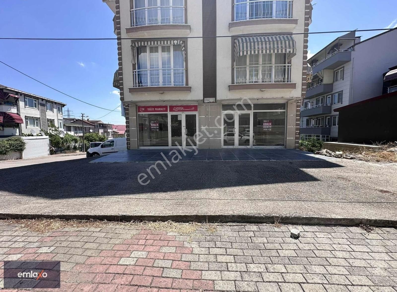 Emlaxo'dan Şehir Hastanesine Yakın 240 M2 Bodrum Katlı İşyeri