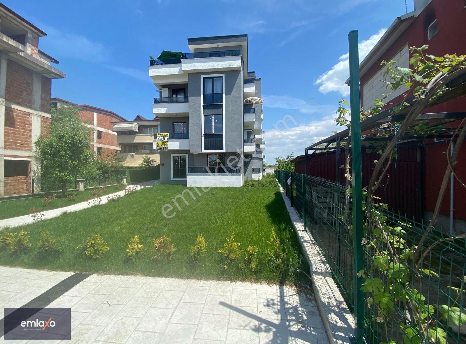 Emlaxo'dan Satılık Başiskele Fatih'de 2+1 Daire
