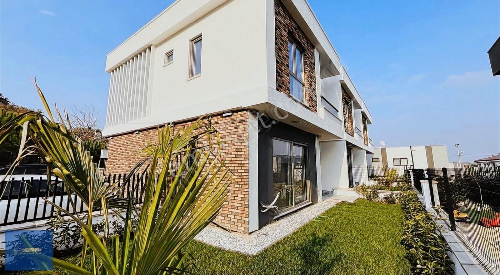 Grim İnşaat'tan K. Mülkiyet/özel Havuz/bahçe/sıfır Fırsat Villa - Görsel 12