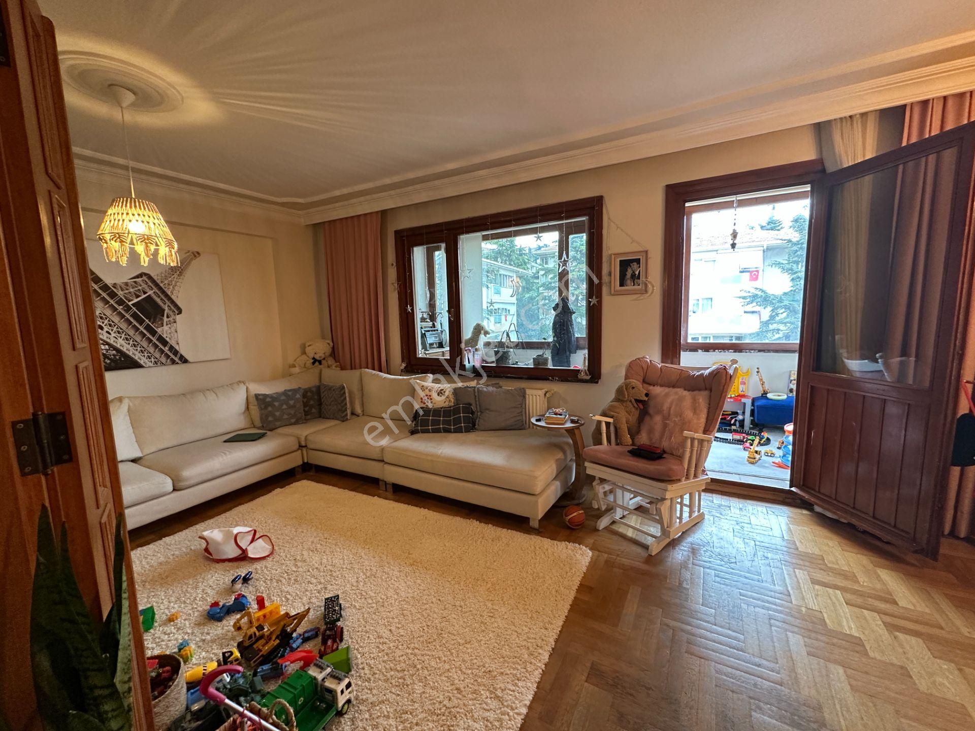 Koşuyolu Sabancı Sitesi Karşısında En Üst Kat 2+1 Satılık Daire
