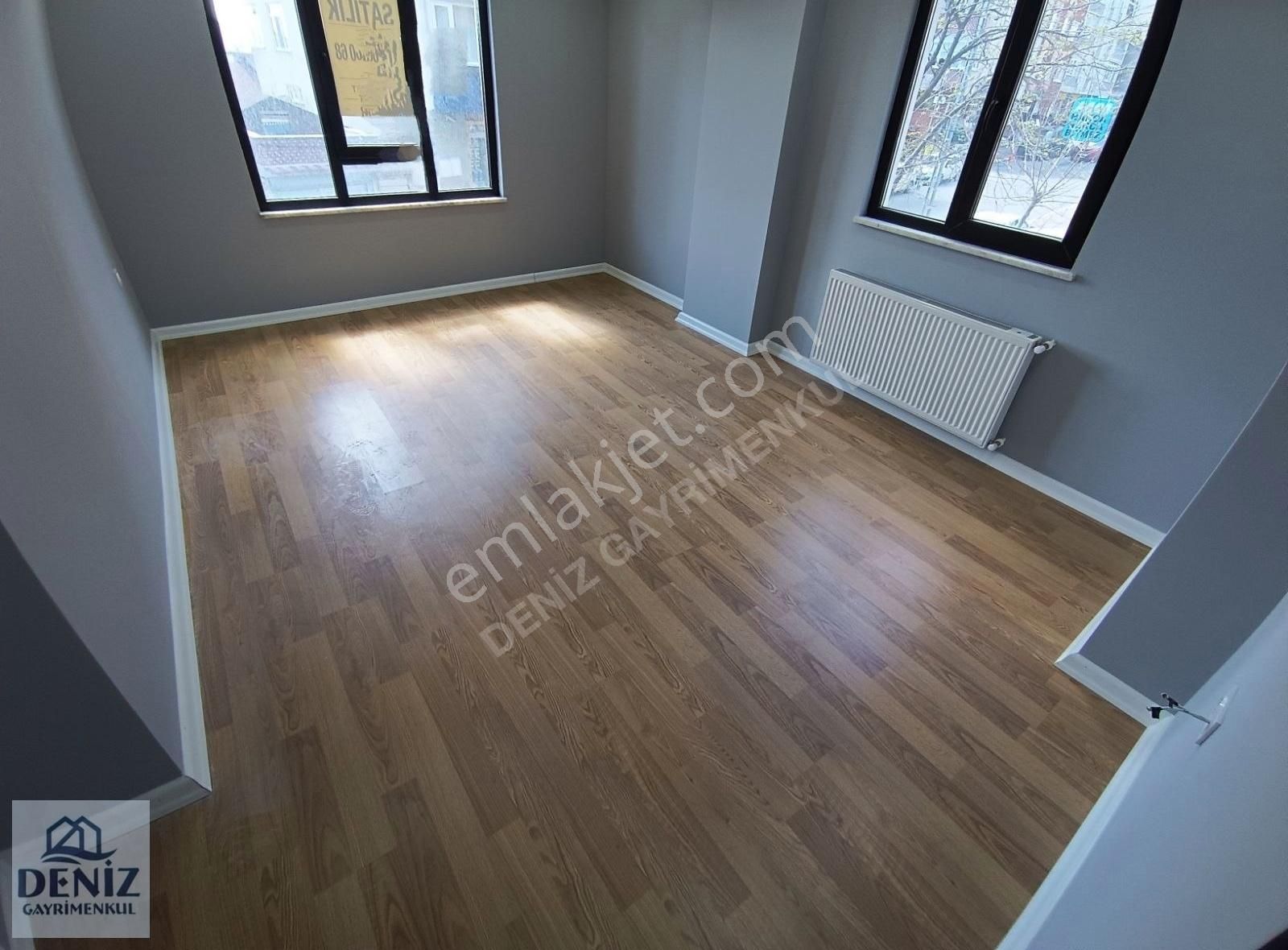 Deniz Gayrimenkulden Butik Site Metro 100mt K.otopark 3+1 Ara Kt