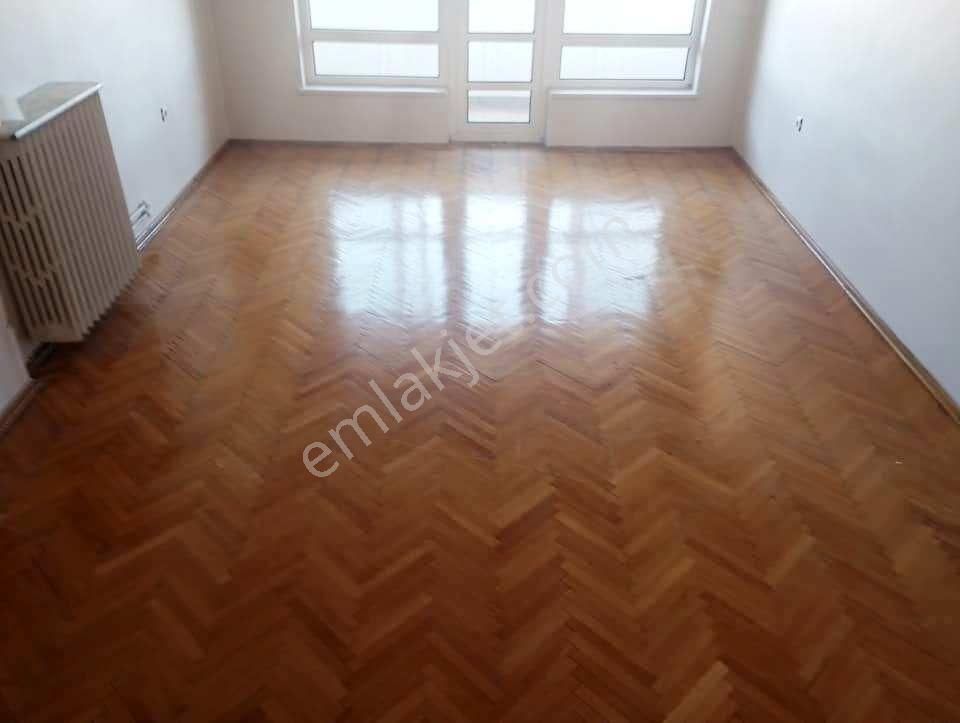 Ankara, Keçiören, Aşağıeğlence Mahallesinde Bağımsız Salon 3+1 Ankara Manzaralı