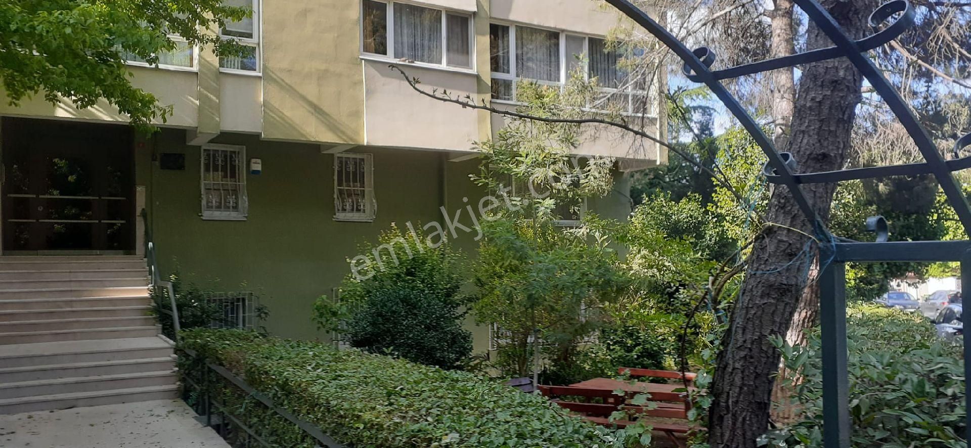 Zeytinoğlu Caddesi'nde Prestijli Konumda Geniş Ve Ferah Daire!