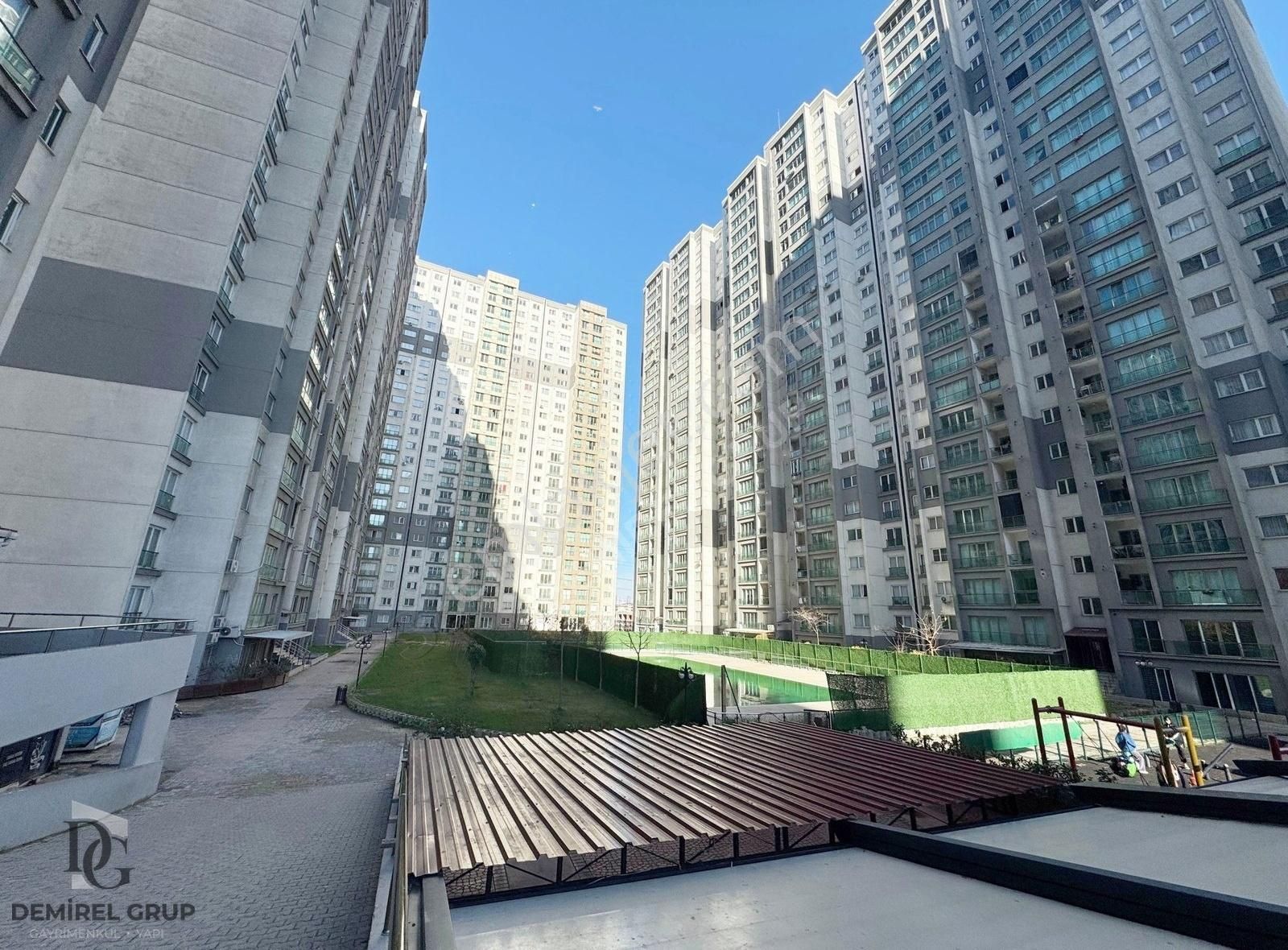 Cumhuriyet Mah Site İçi Güvenlikli Havuzlu 2+1 120m2 Daire