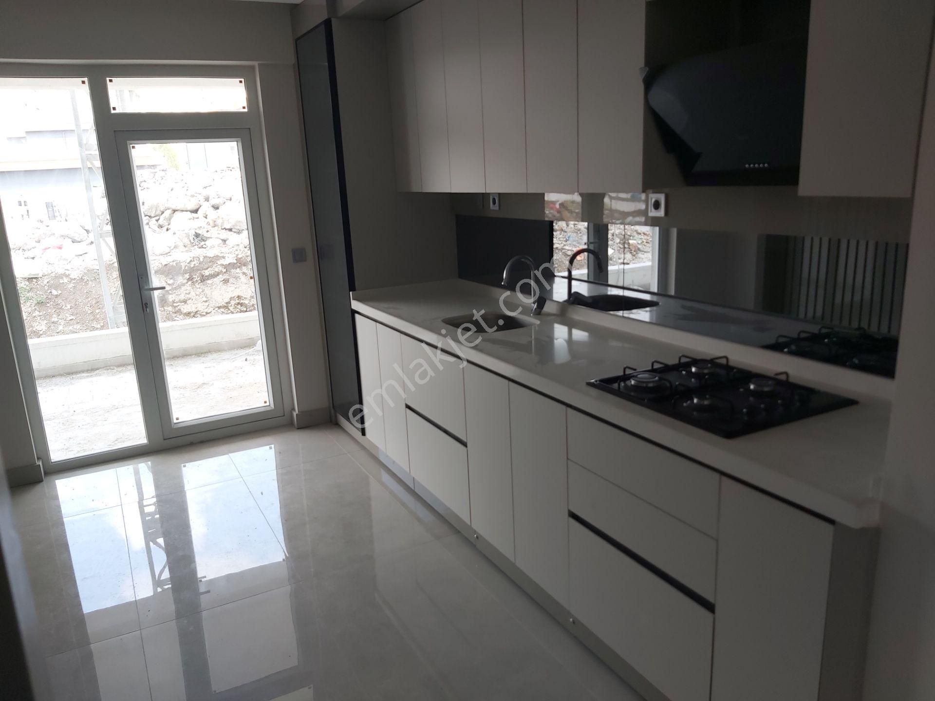 Yapracıkta Müteahhit Yapımı Ful Yapılı 1.sınıf Kalite 3+1