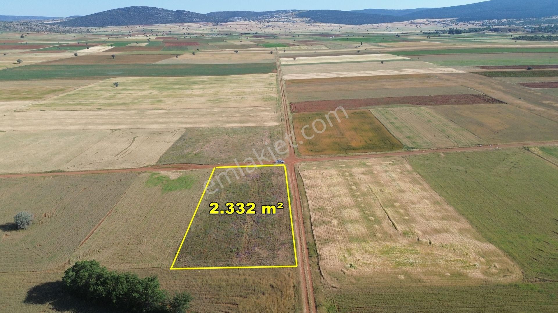 Konya / Akören / Hacılar Mahallesinde 2.332 M² Müstakil Tapulu Tarla