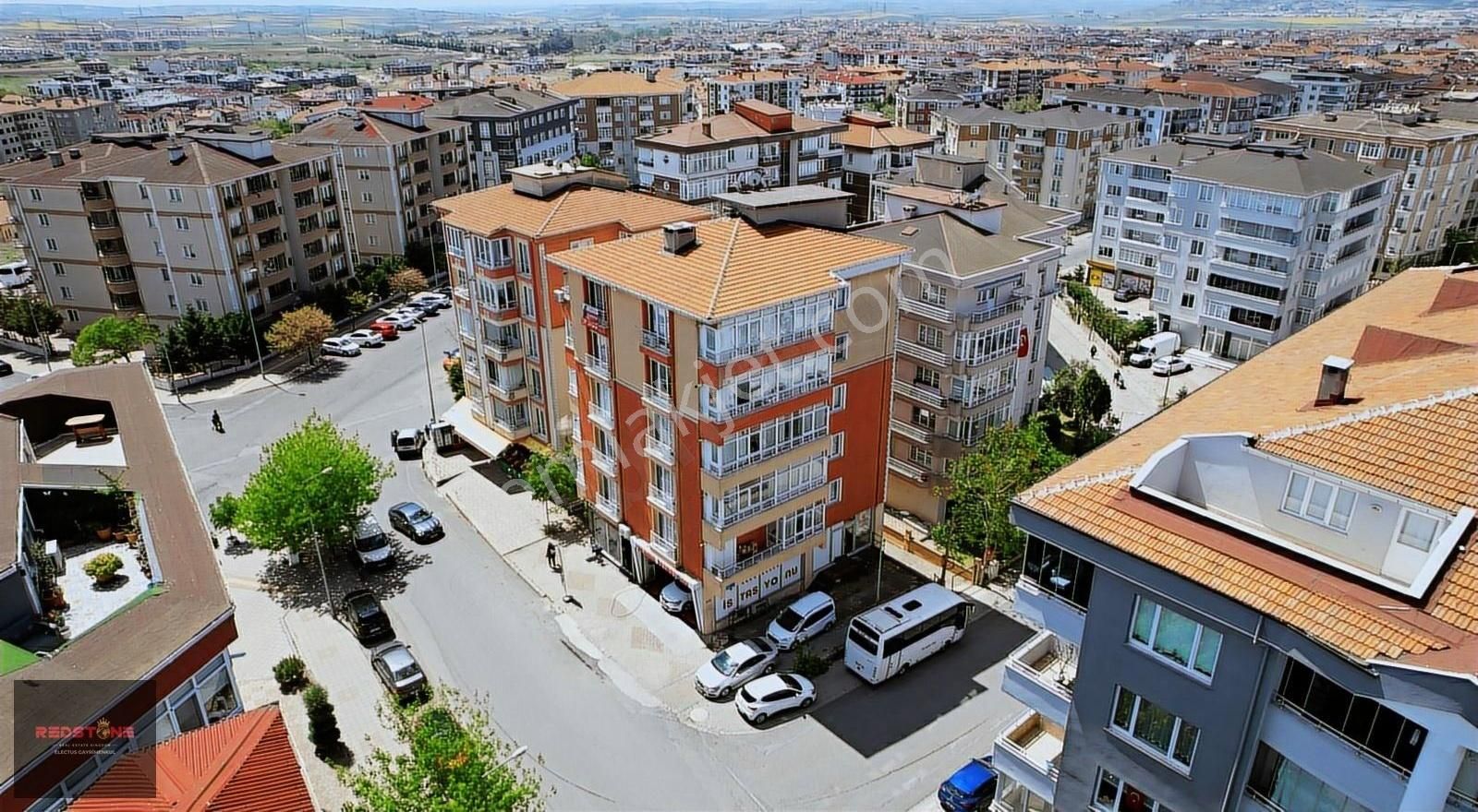 Redstone'dan Muhittinde Satılık 2+1 Klimalı Ankastreli Kombili