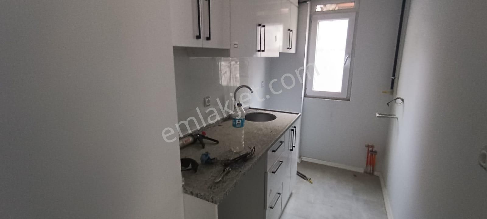 Ender Uysal Gayrimenkulden Cumhuriyet Mahallesin De 2+1 Satılık Bahçe Katı.