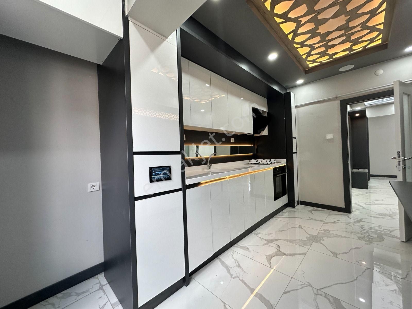 Sincan Mareşal Çakmak Mahallesi 3+1 Ara Kata Full+full Yapılı Daire