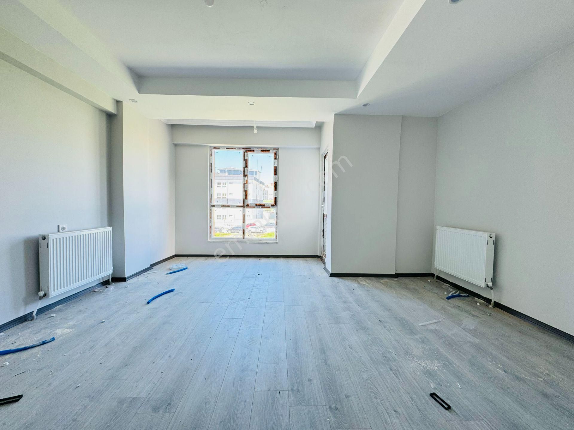 Güven'den Butik Sitede Okullara Komşu Kapalı Otoparklı 2+1 Daire