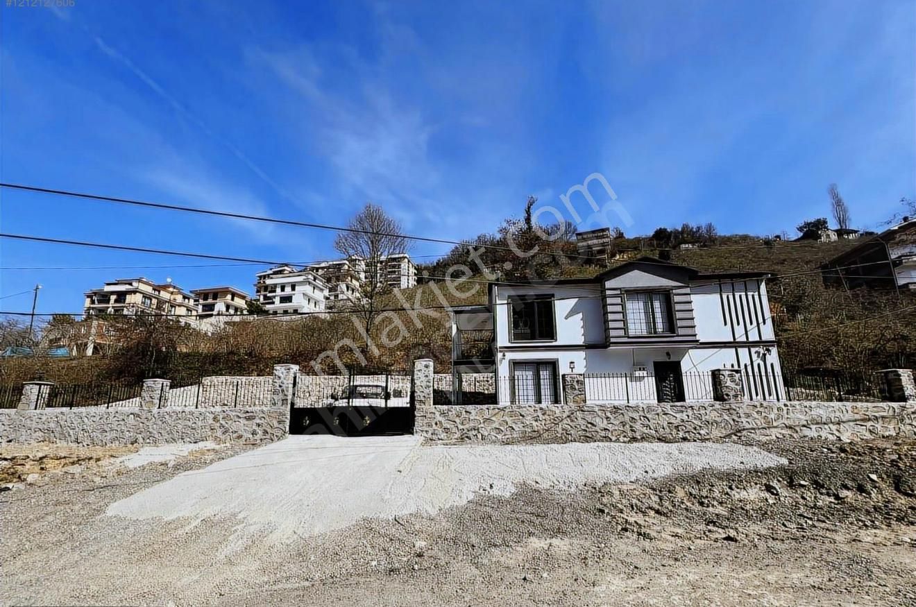 Trabzon Araklı Kalecikte Acil Satılık Fırsat Villa