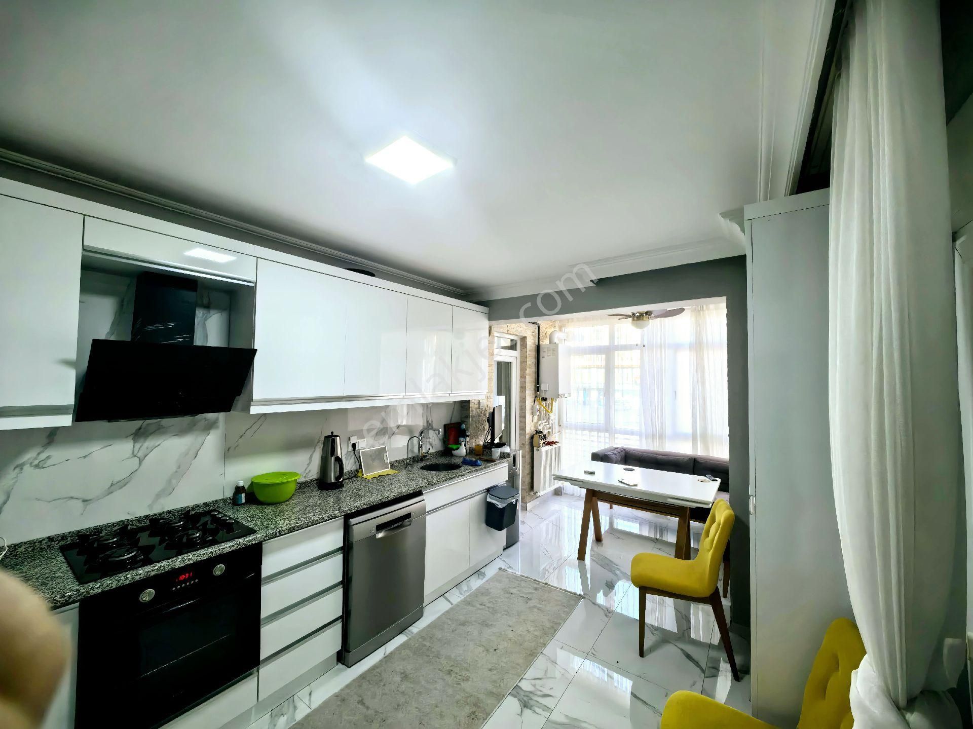 Göksuda Satılık 3+1 Site İçi Havuzlu Geniş Tasarım Daire