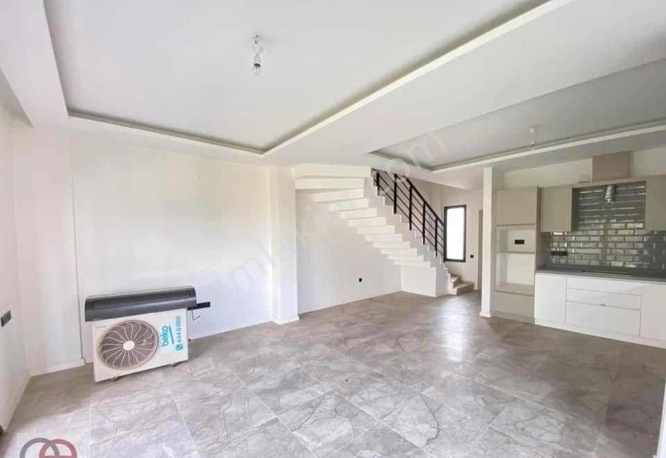 Kuşadası Güzelçamlıda Denize 550m Mesafede 3+1 Sıfır Havuzlu Sitede Villa - Görsel 9
