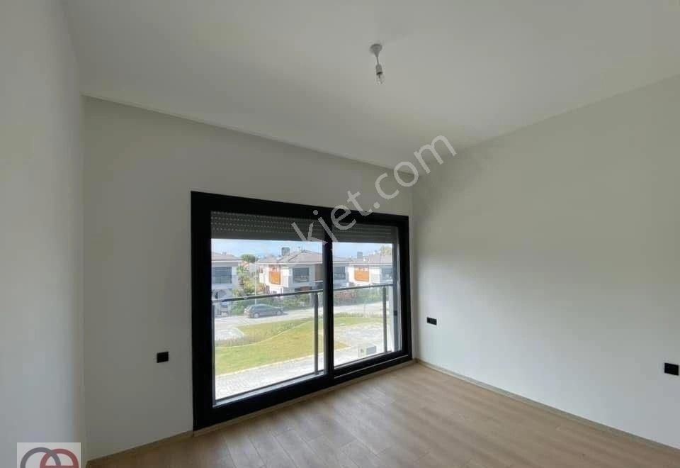 Kuşadası Güzelçamlıda Denize 550m Mesafede 3+1 Sıfır Havuzlu Sitede Villa - Görsel 3