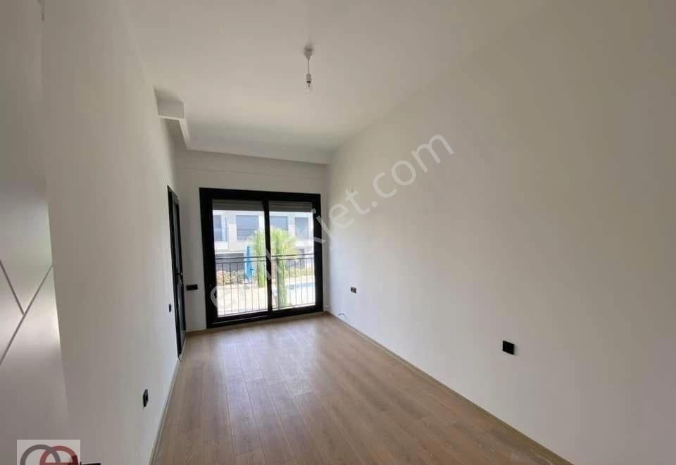 Kuşadası Güzelçamlıda Denize 550m Mesafede 3+1 Sıfır Havuzlu Sitede Villa - Görsel 5