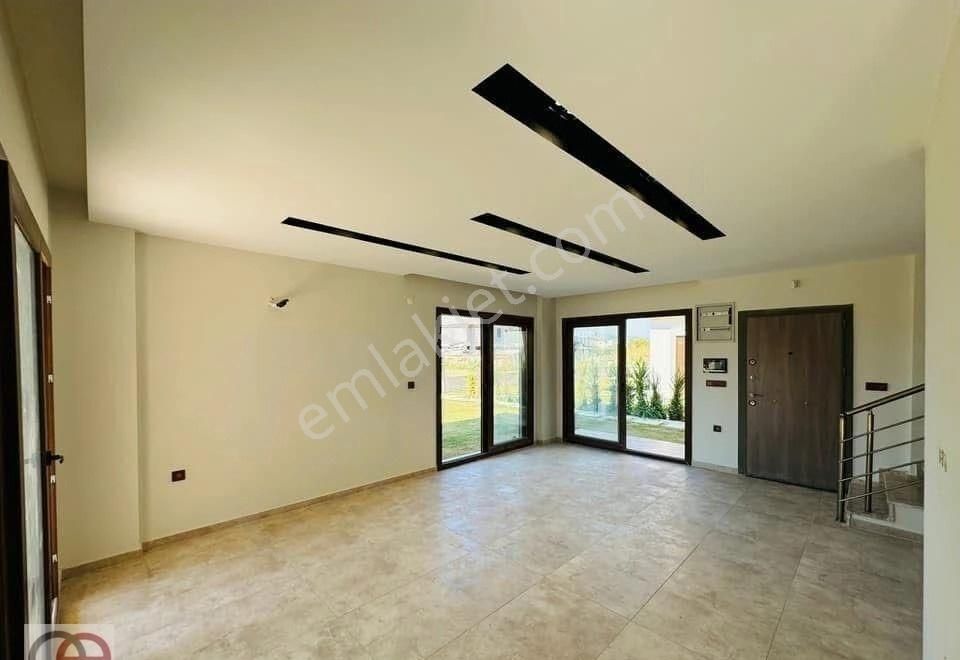 Kuşadası Güzelçamlıda Akıllı Ev Sistemli Yerden Isıtmalı 3+1 Sıfır Havuzlu Sitede Villa