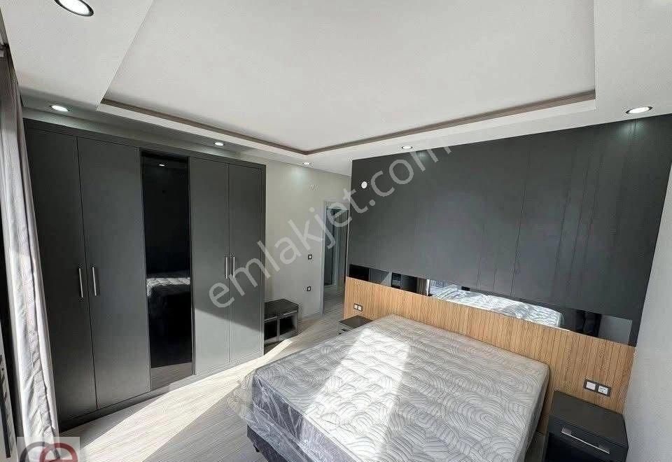 Kuşadası Davutlar Sahilinde 3+1 Sıfır Tek Müstakil Havuzlu Sitede Villa