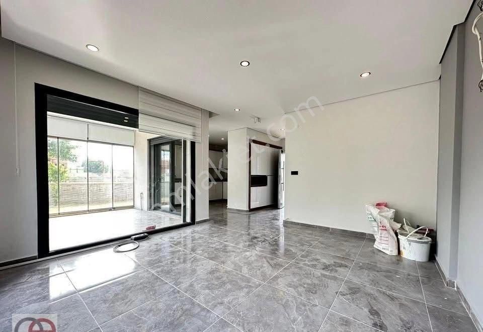 Kuşadası Güzelçamlıda 3+1 Yeni Geniş Bahçeli Havuzlu Sitede Villa