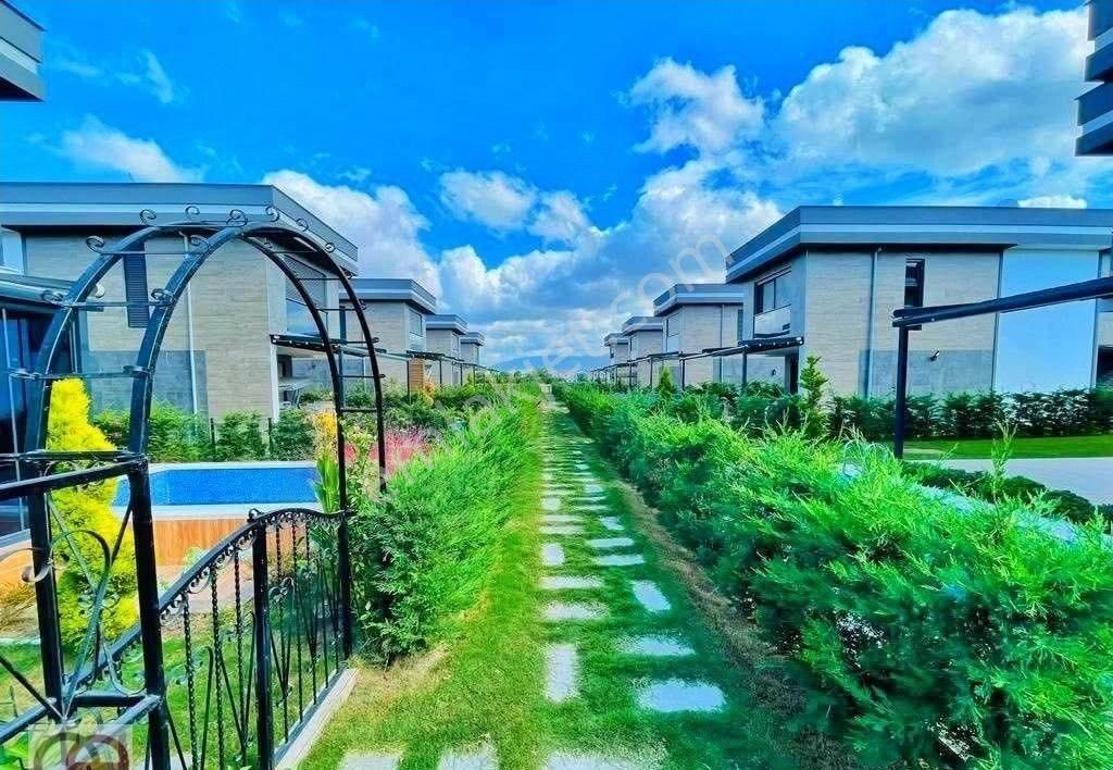 Kuşadası Davutlar Sahilinde Köşe Konum 3+1 Tek Müstakil Özel Havuzlu Villa - Görsel 11