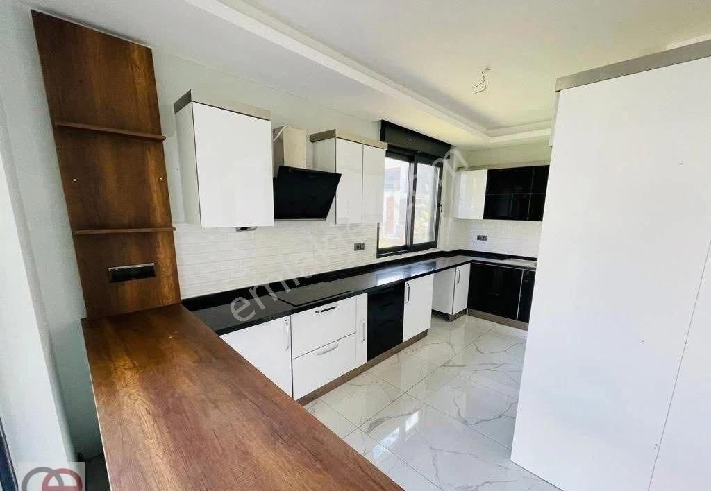 Kuşadası Davutlar Sahilinde Köşe Konum 3+1 Tek Müstakil Özel Havuzlu Villa - Görsel 2