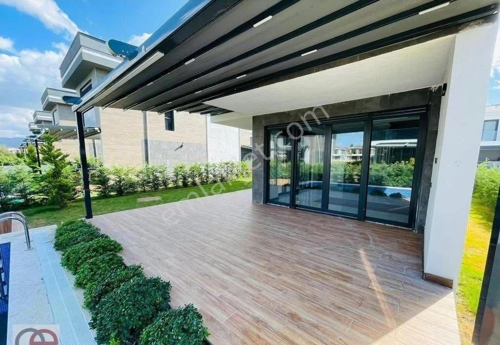 Kuşadası Davutlar Sahilinde Köşe Konum 3+1 Tek Müstakil Özel Havuzlu Villa - Görsel 12