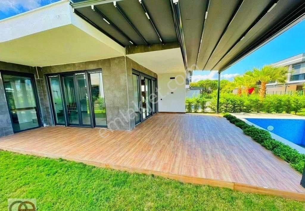 Kuşadası Davutlar Sahilinde Köşe Konum 3+1 Tek Müstakil Özel Havuzlu Villa - Görsel 24