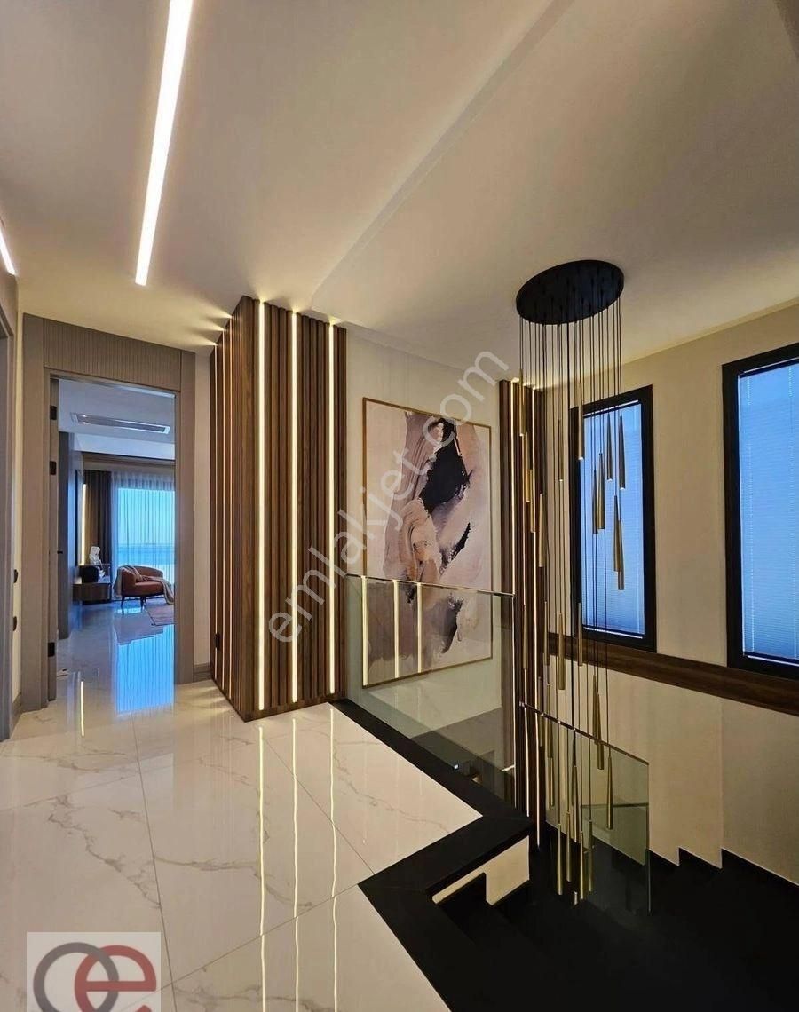 Kuşadasında 375m2 Arsa İçinde 4+1 Sıfır Tek Müstakil Özel Havuzlu Villa