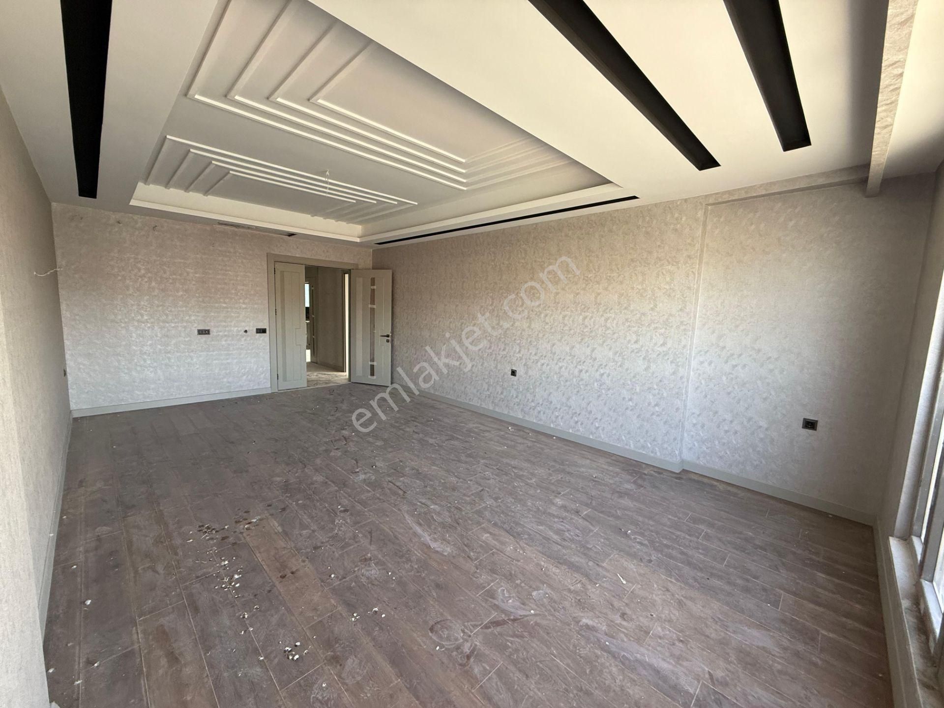 Yaşarsoy Gyo'dan Karşıyaka Kanal Boyunda 4+1 Lüks Site İçi Daire