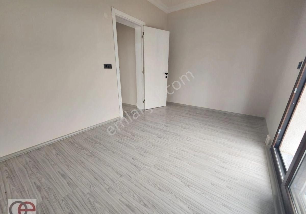Kuşadası Sahil Sitelerinde Denize 300m Mesafede 4+1 Yazlık Villa