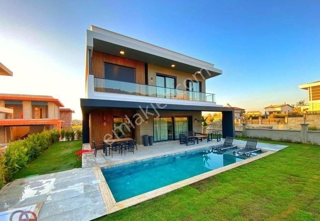 Kuşadası Güzelçamlıda 3+1 Sıfır 300m2 Arsa İçinde Özel Havuzlu Tek Müstakil Villa