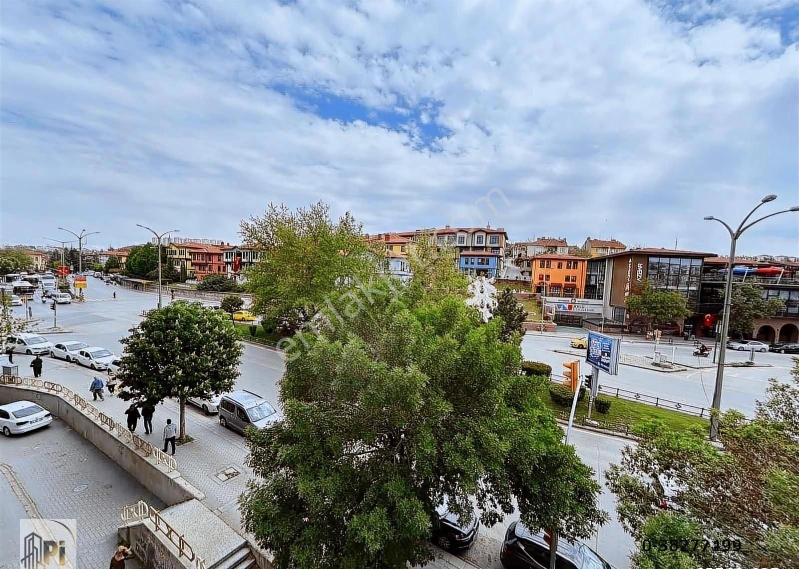 Pi Emlak'tan Atatürk Bulvarı Girişi'nde Arakat Asansörlü 3+1