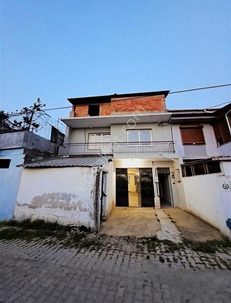Gökçen'de Doğalgazlı Müstakil Daire Ve Dükkan