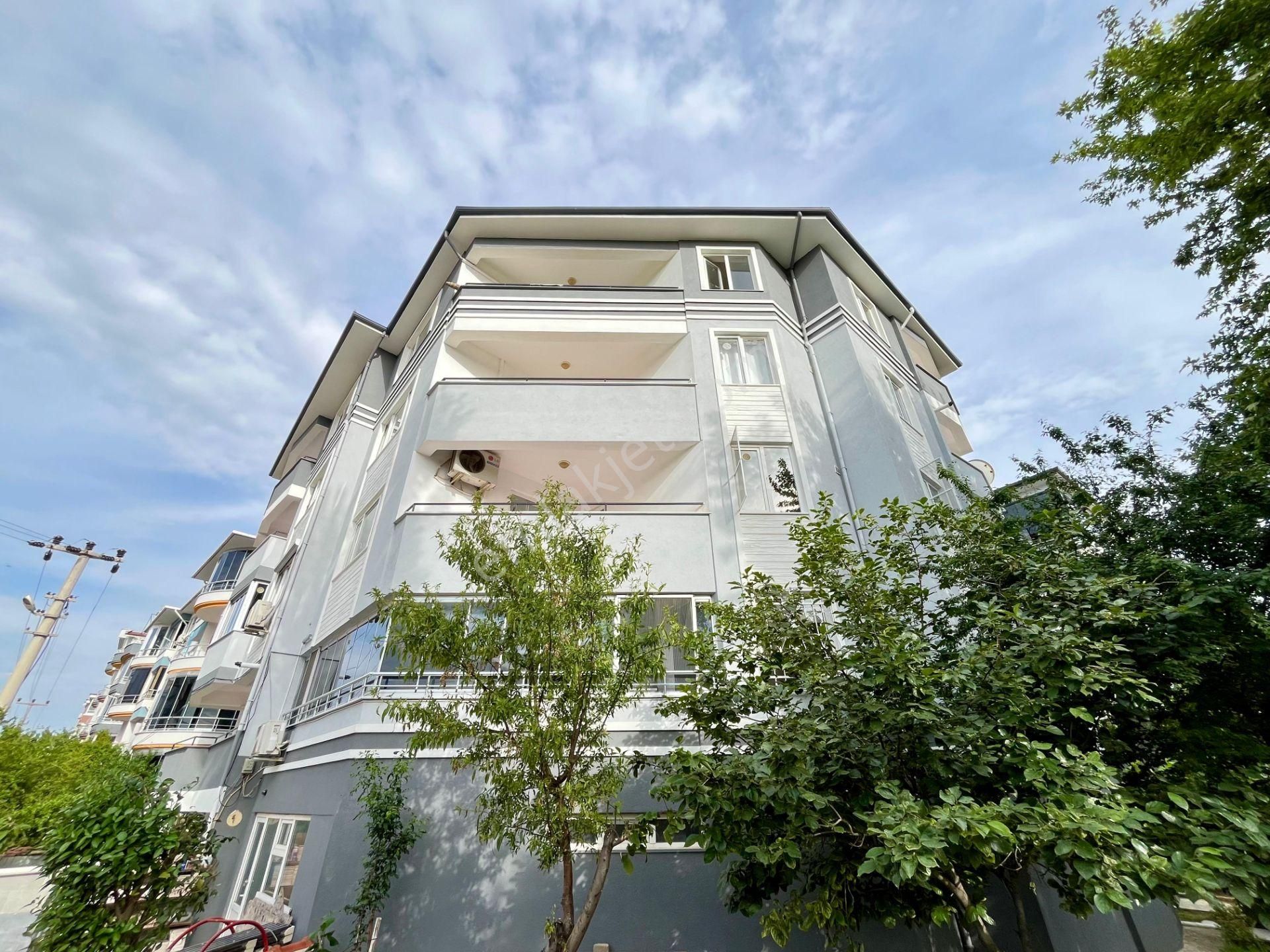 Akçay Sezgin Emlaktan Arakat & Ön Cephe& Geniş Satılık 3+1 Daire
