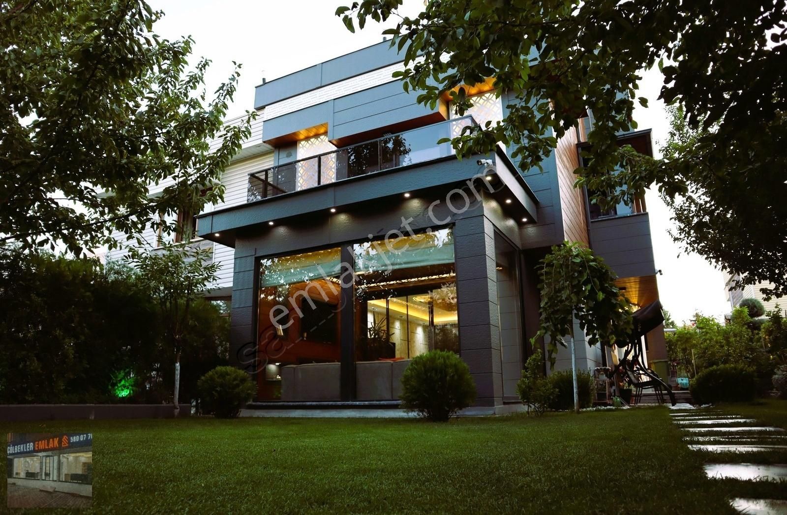Eryaman'da Yerden Isıtma'lı Ultra Lüx Yapılı 4.5+1 Akıllı Villa!