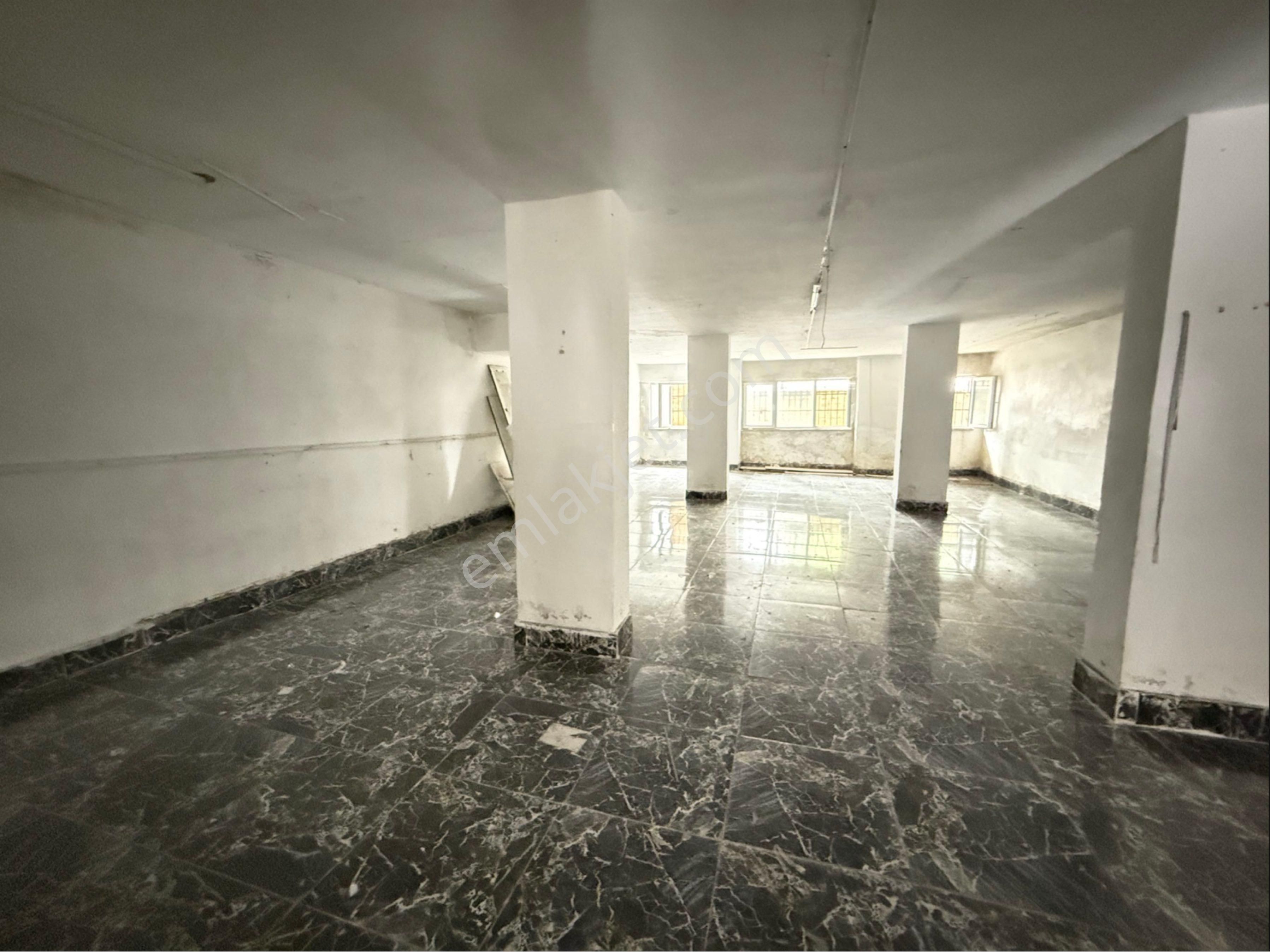 Sefaköy İnönü Mahallesi Kiralık 200 Metre İş Yeri