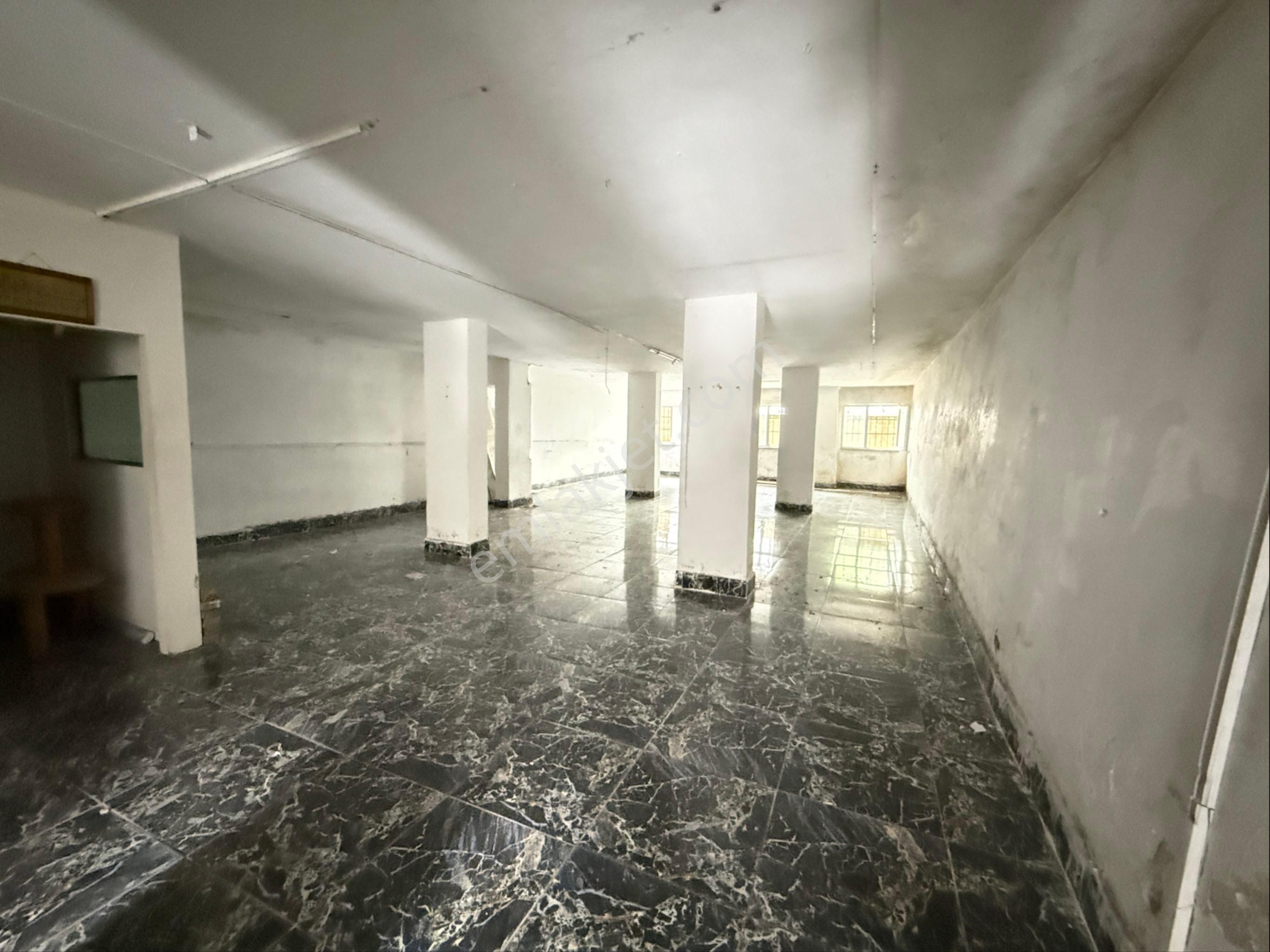Sefaköy İnönü Mahallesi Kiralık 200 Metre İş Yeri