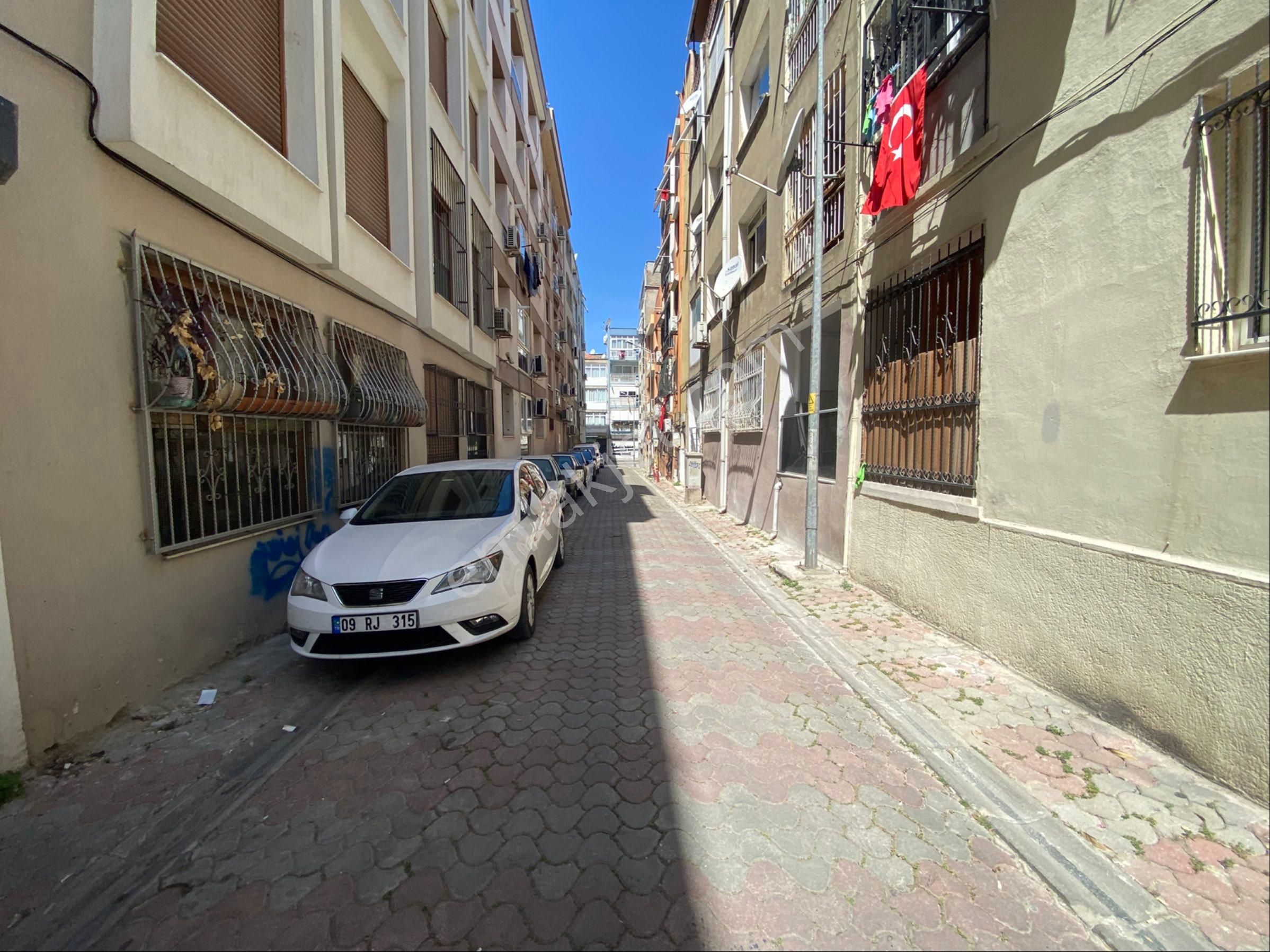 Üçyol Meydan Yakını 15m2 Satılık Dükkan Her İş İçin Uygun - Görsel 3