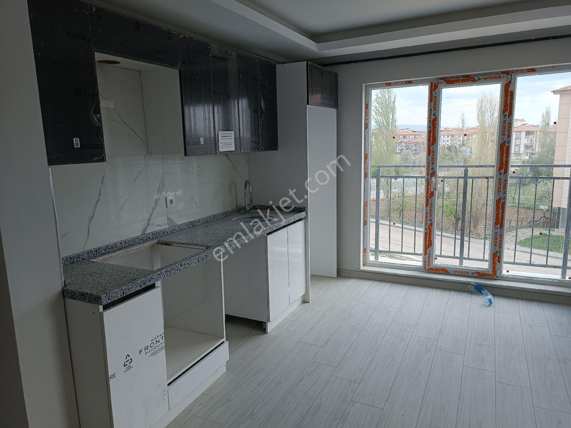 Çavuş Emlaktan Çubuk Hastahanesine Ve Aybü Üniversitesine Çok Yakın Satılık Daire