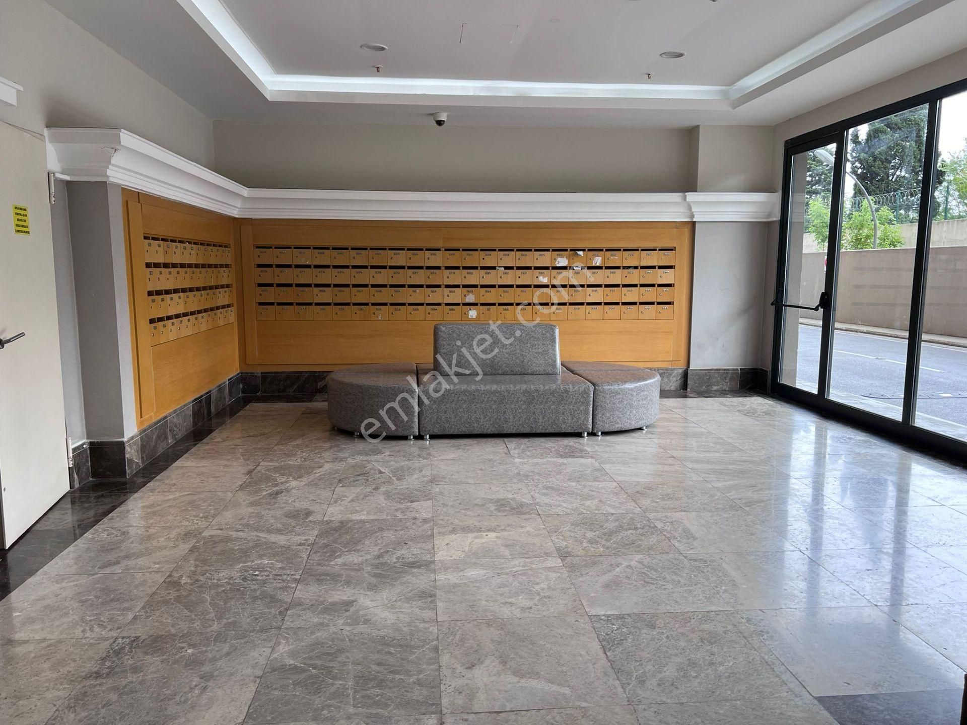 Kiptaş Venezia Mega Kiralık Boş Hemen Oturum 1+1 Daire