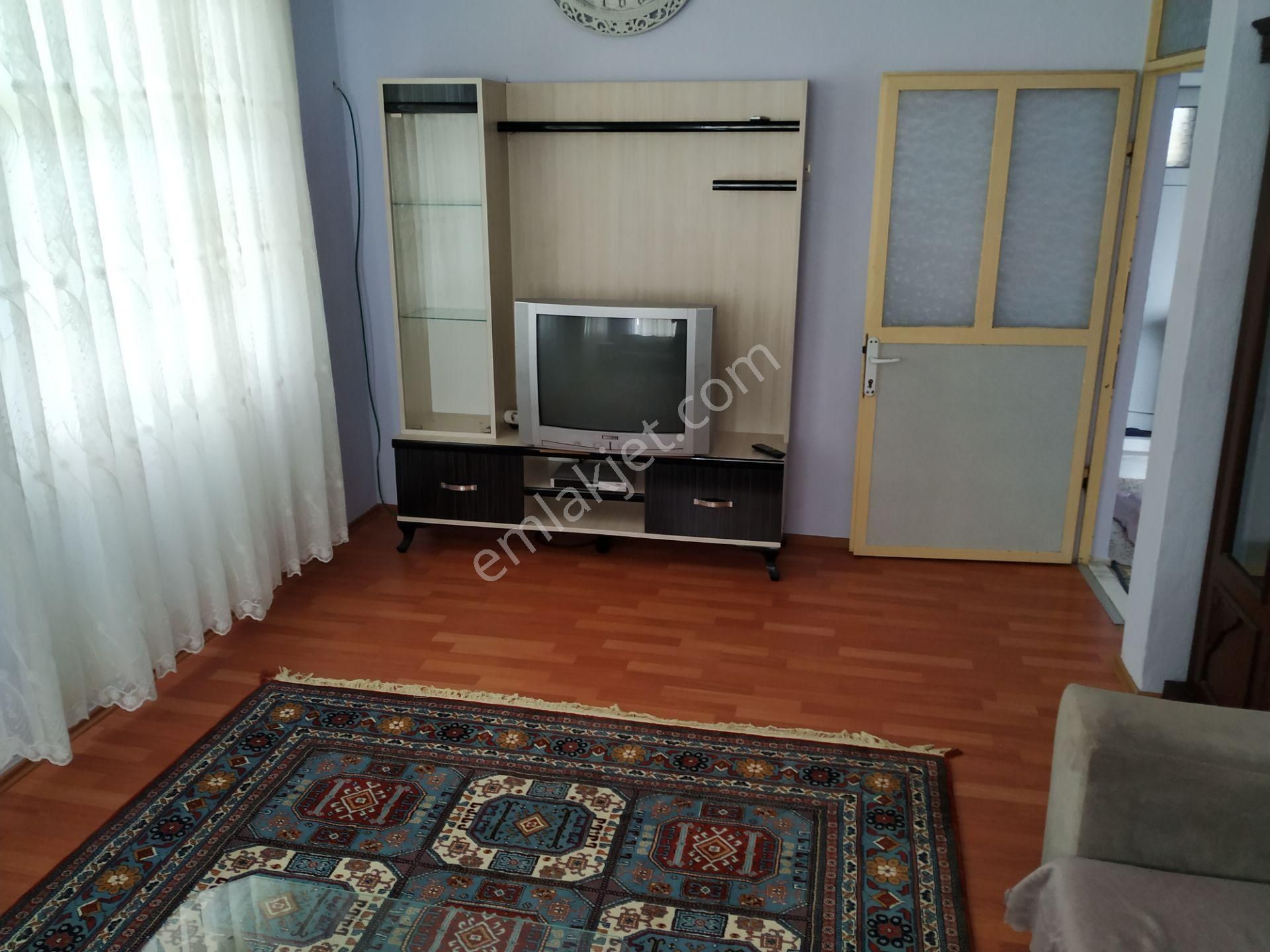 Akçay Caddesine Yürüme Mesafesinde Havadar Eşyalı Kiralık 2+1 Daire
