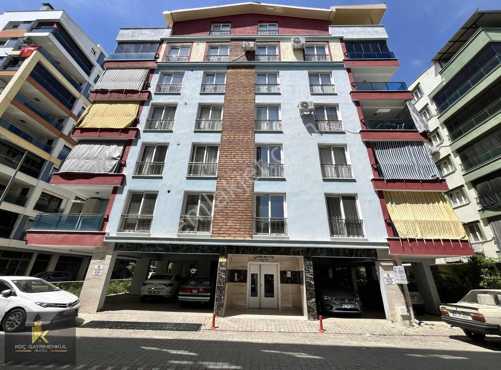 Koç Gayrimenkulden 3+1 Merkezi Konumda, Otoparklı Daire