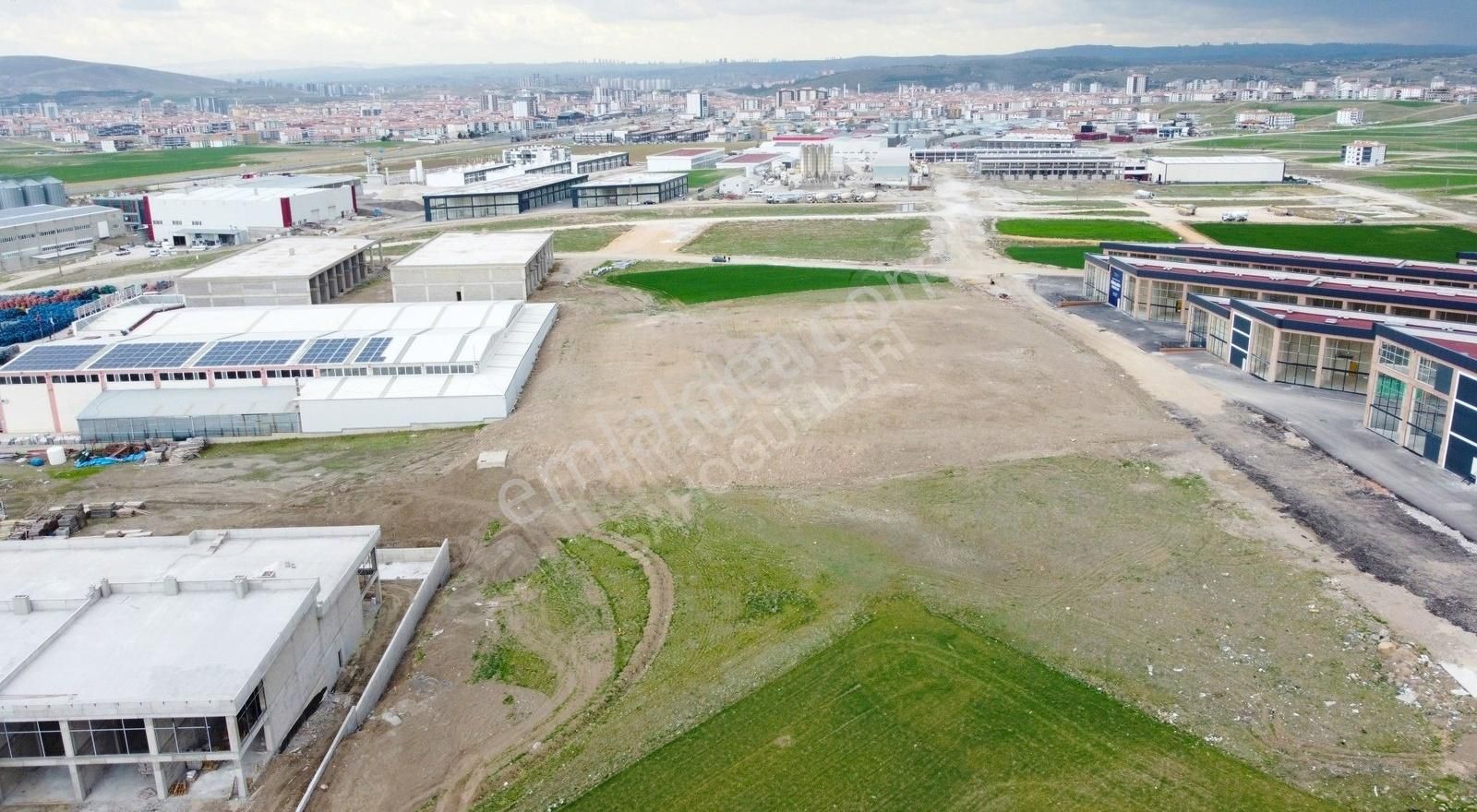 Yenikent Sanayide 1600 M² İmarlı Alt Yapısı Hazır Arsa