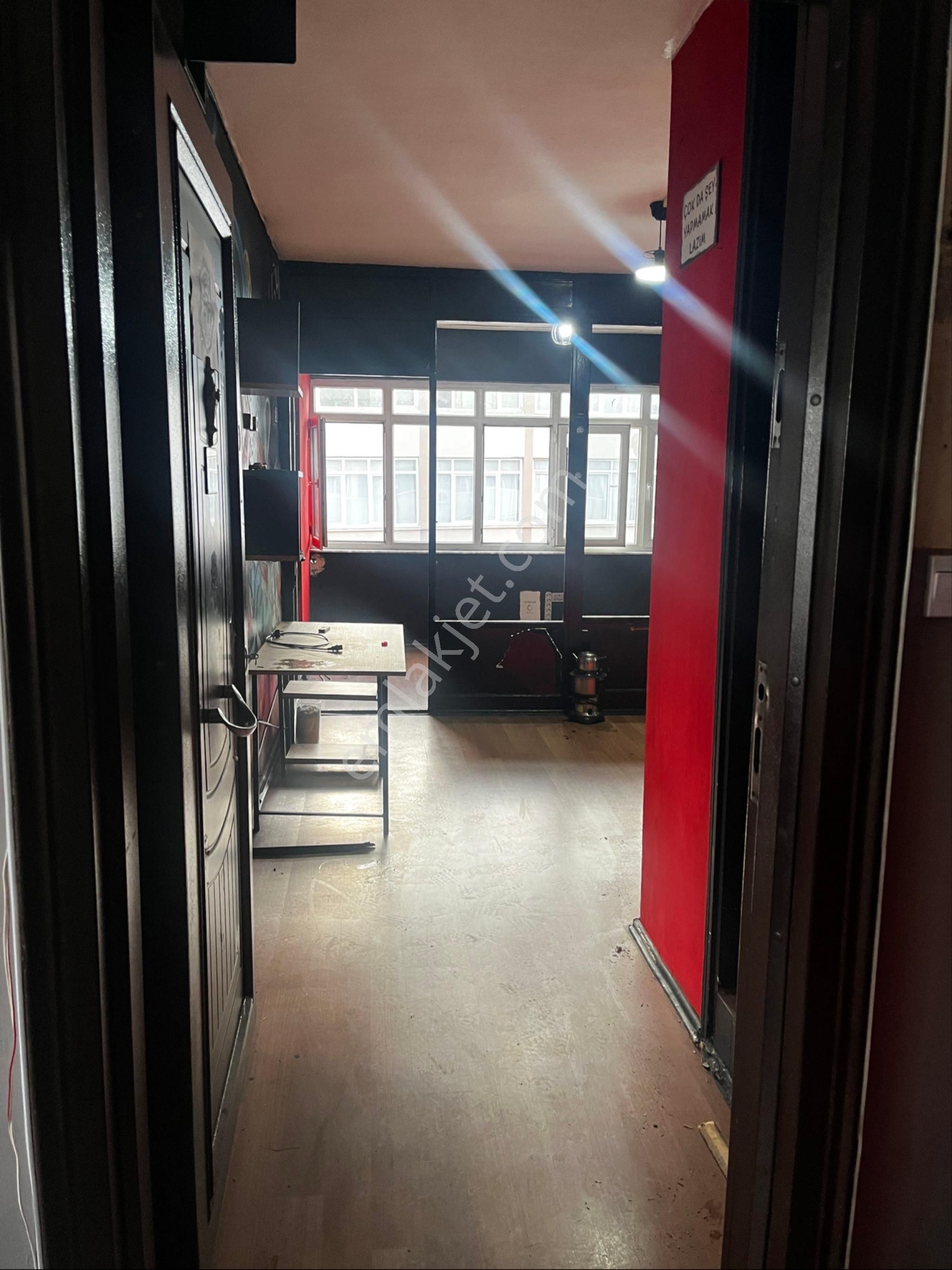 Antalya Balbey Mh.i.paşa Cad.üzeri İşhanında 2adet Ofis Satılık