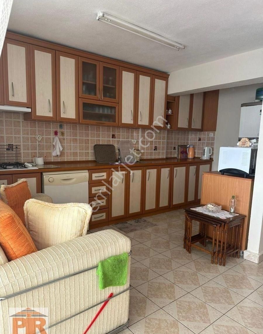 Cumhuriyet Mahallesi Kumla Yolu Üzerinde Deniz Manzaralı Full Eşyalı Satılık Daire