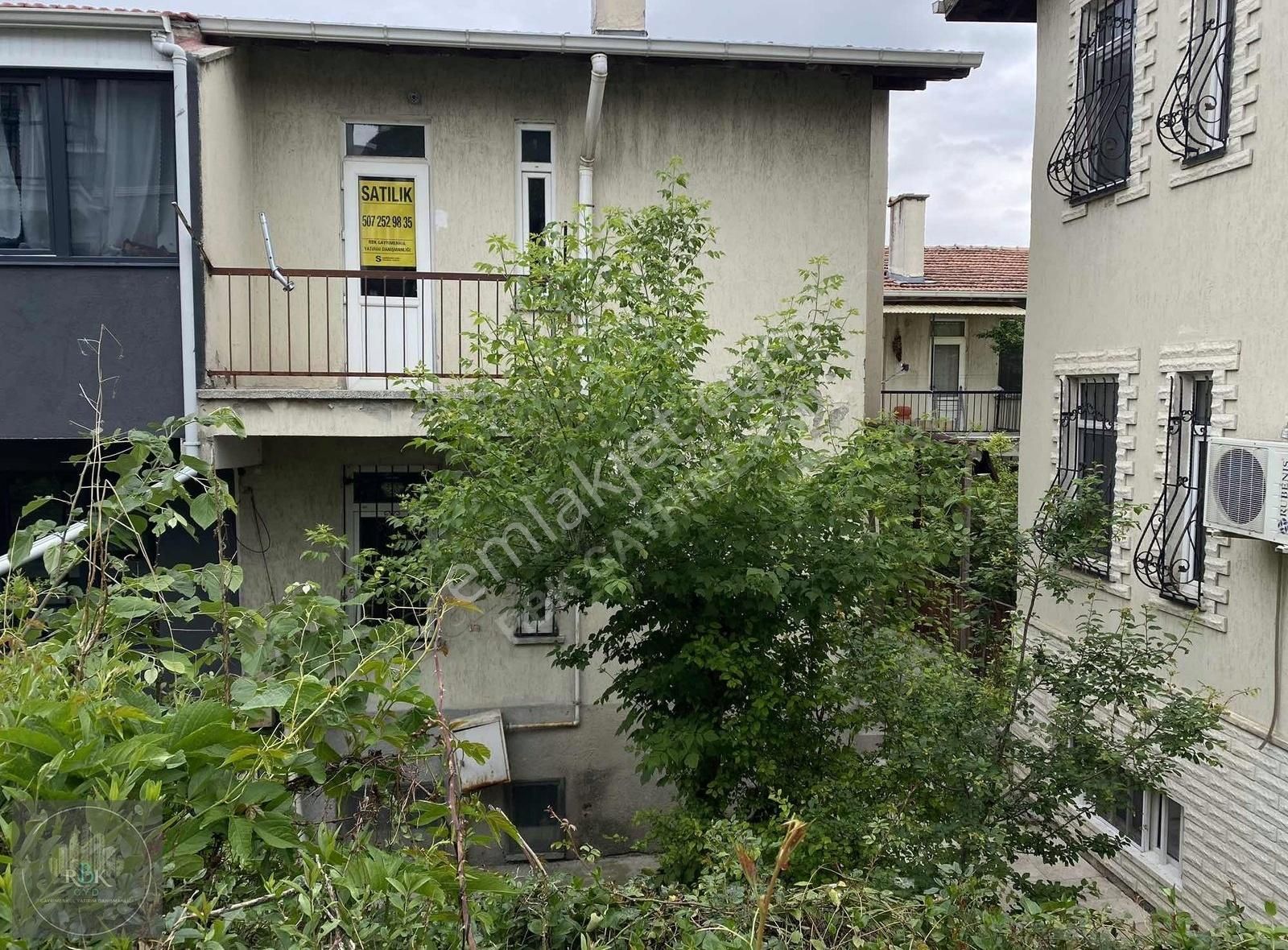 Güven Başarı Sitesinde Satılık 6+1 Villa