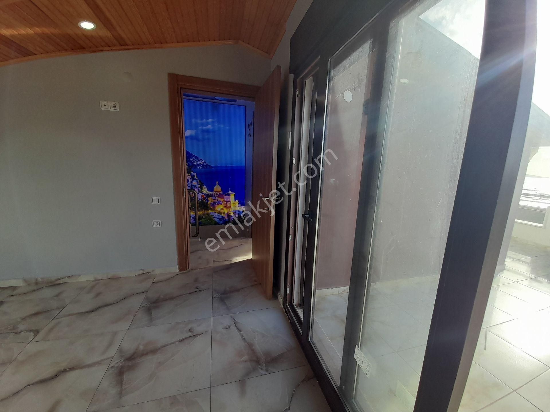 Dikili'de Denize Sıfır Ultralux Villa - Görsel 18